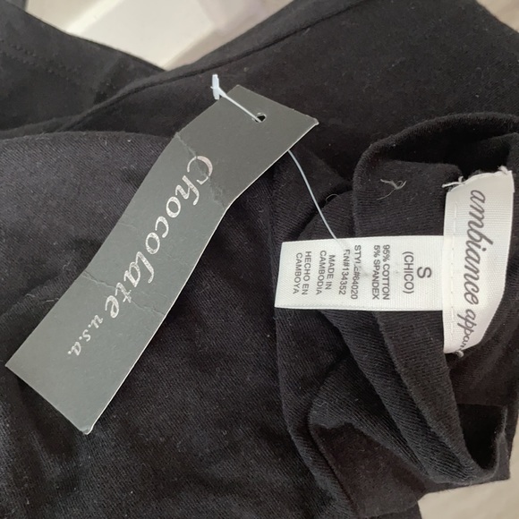 Ambiance Apparel Small top with gurgle neck. - Picture 6 of 6